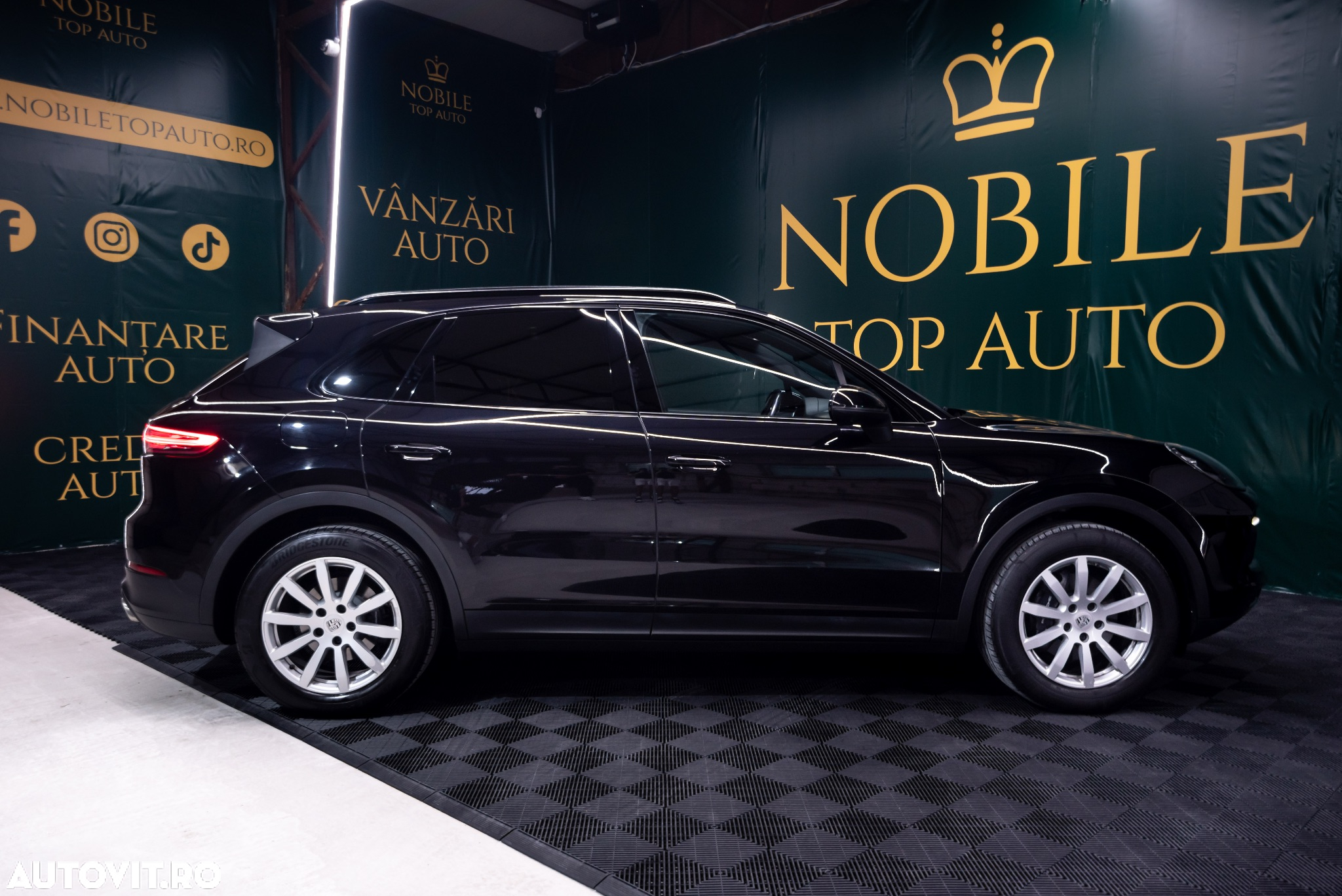 Porsche Cayenne Tiptronic S Platinum Edition - 9