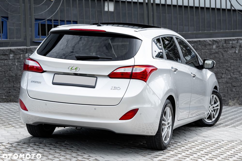 Hyundai i30 blue 1.6 GDI DCT Premium - 9
