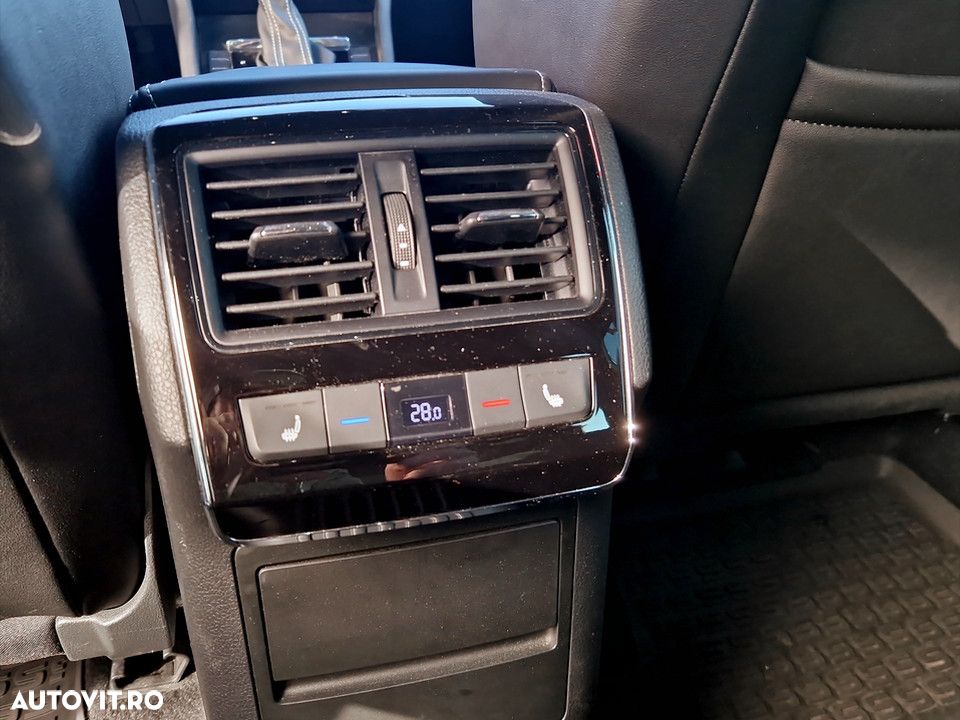 Skoda Superb 2.0 TDI DSG Sportline - 24