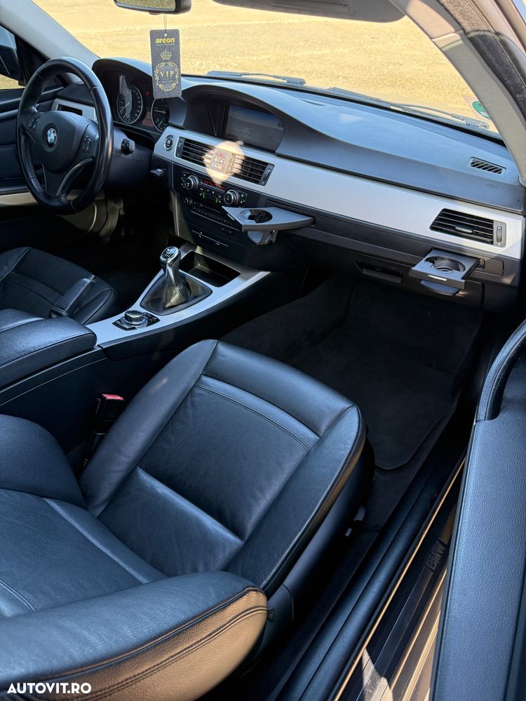 BMW Seria 3 320d Edition Exclusive - 12