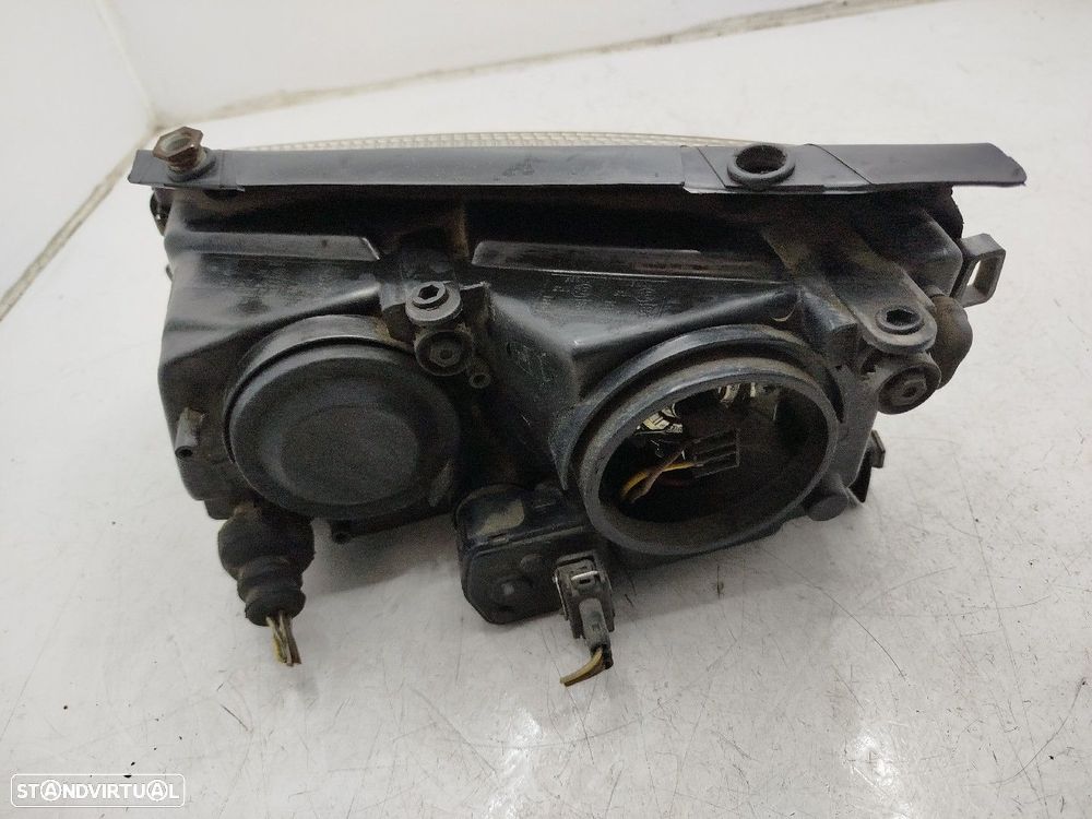 Farol/ Otica Dianteiro Dto Volkswagen Passat (3B2) - 4
