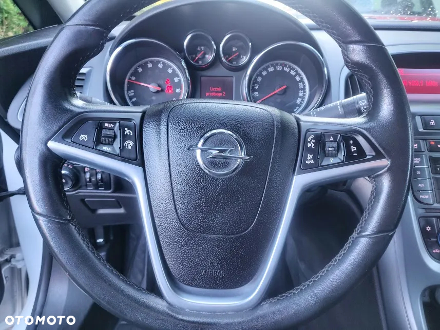 Opel Astra GTC 1.4 Turbo - 12
