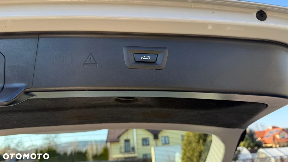 BMW Seria 5 525d Luxury Line - 25