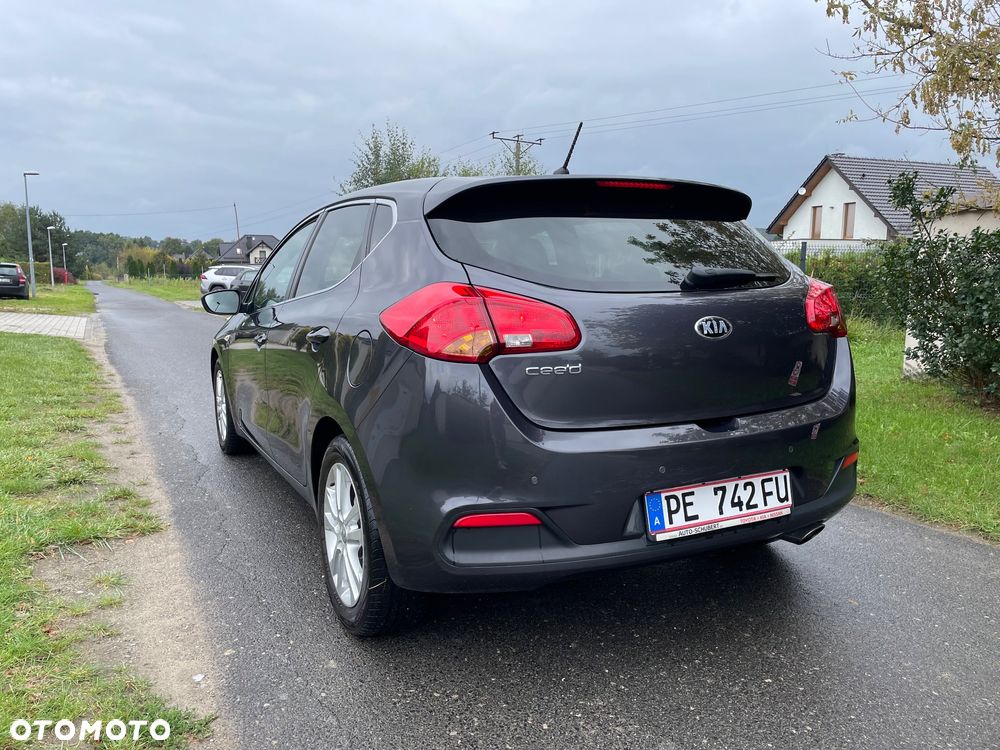 Kia Ceed 1.6 GDI Dream Team Edition - 5