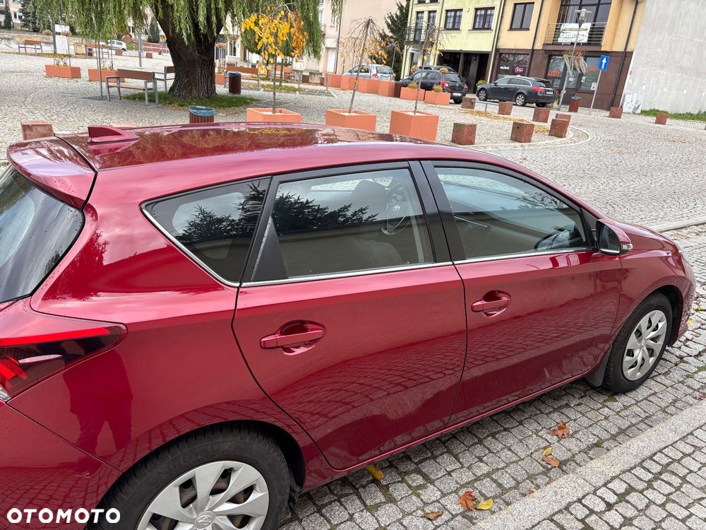Toyota Auris 1.6 Premium - 1