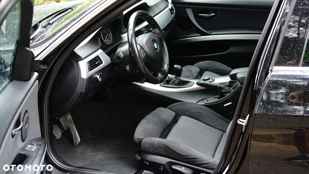 BMW Seria 3 318d DPF Edition Sport - 11