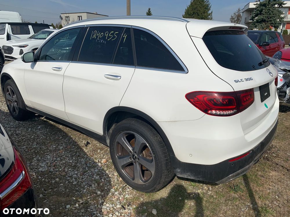 Mercedes-Benz GLC 300 4Matic 9G-TRONIC - 5