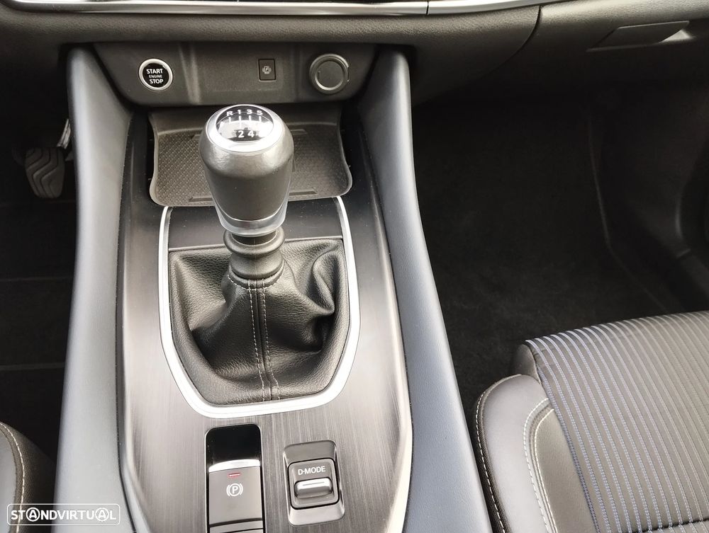 Nissan Qashqai 1.3 DIG-T MHEV Premiere Edition - 29