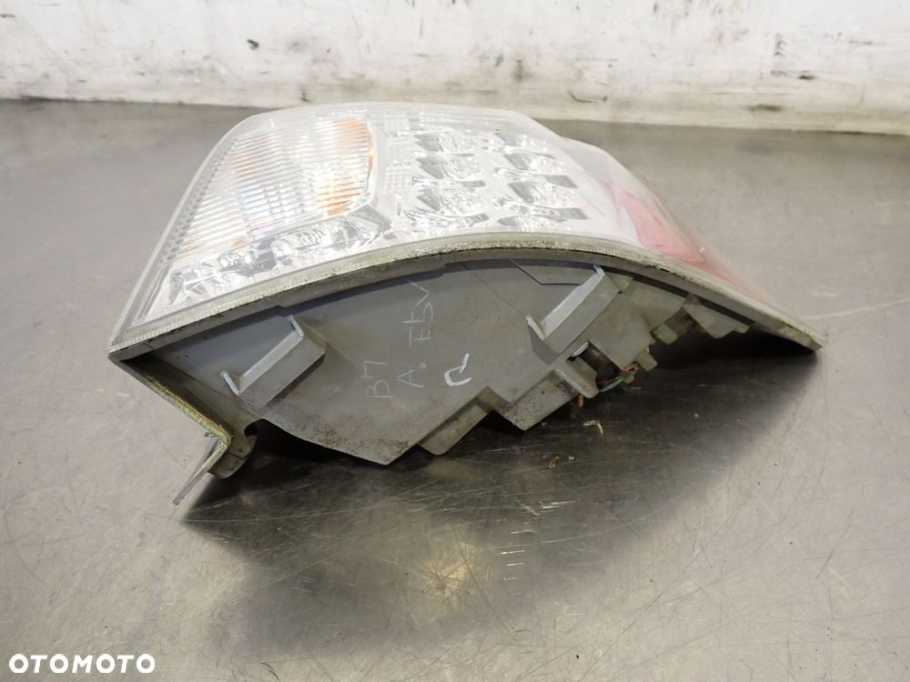 LAMPA PRAWA TYLNA SUBARU IMPREZA 1.5 - 7