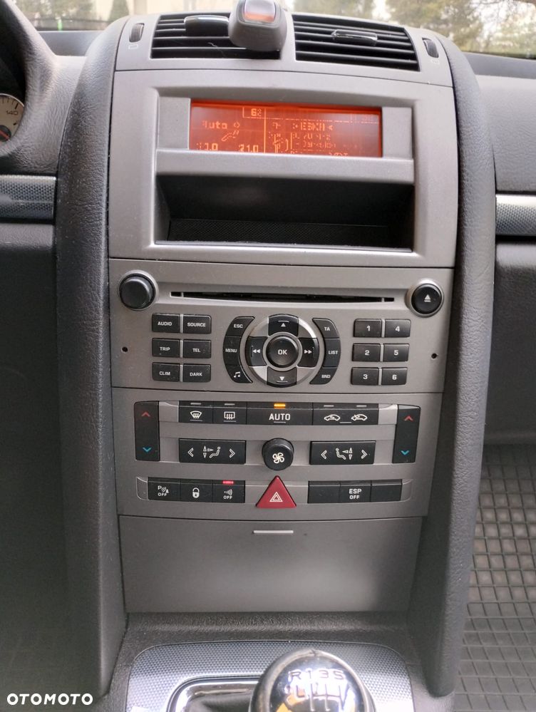 Peugeot 407 - 25