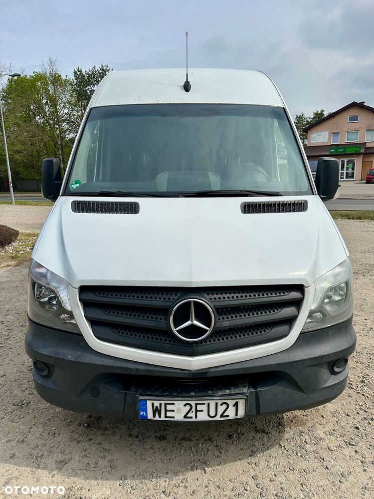 Mercedes-Benz Sprinter - 2