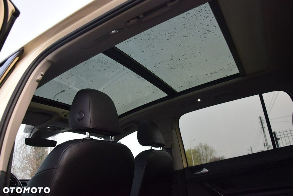 Volkswagen Touran - 31