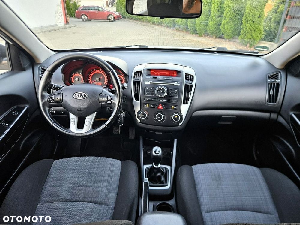 Kia Ceed 1.6 CRDi 90 ISG Spirit - 23