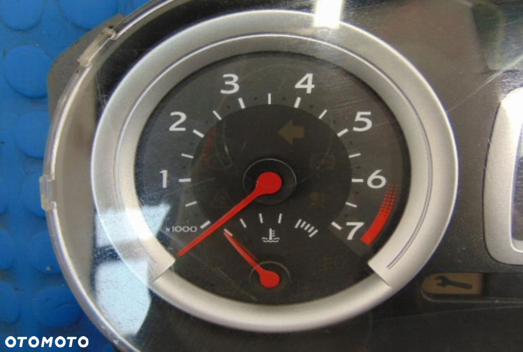 RENAULT CLIO III 1.2 16V LICZNIK 8200715181 - 2