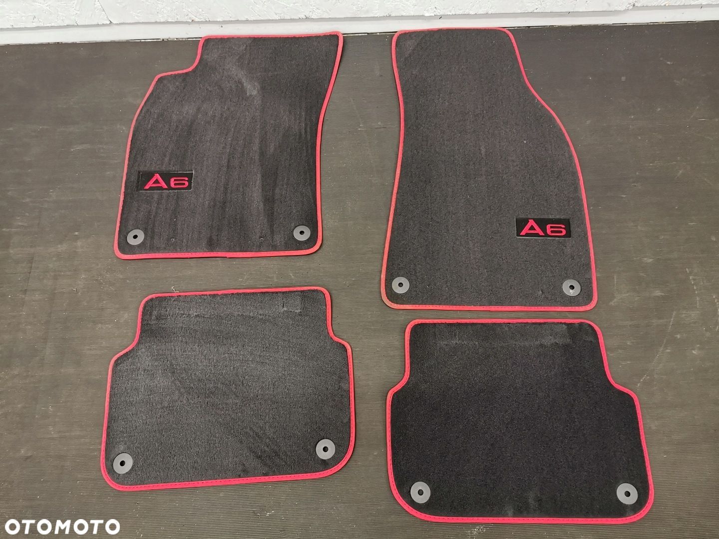 AUDI A6 C7 NOWE ORYGINALNE WELUROWE DYWANIKI DYWANIKI 4 ELEMENTY - 1