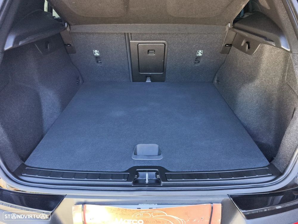 Volvo XC 40 2.0 D3 Momentum Plus - 21