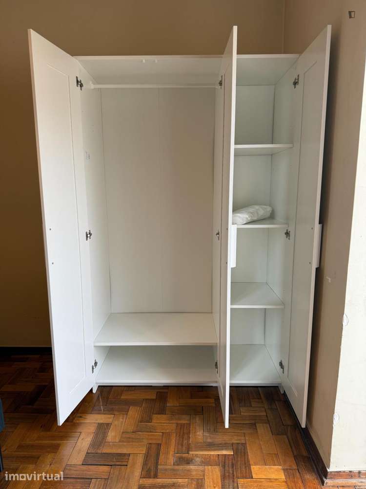 Quarto - localizado em Olivais Coimbra - Grande imagem: 4/13