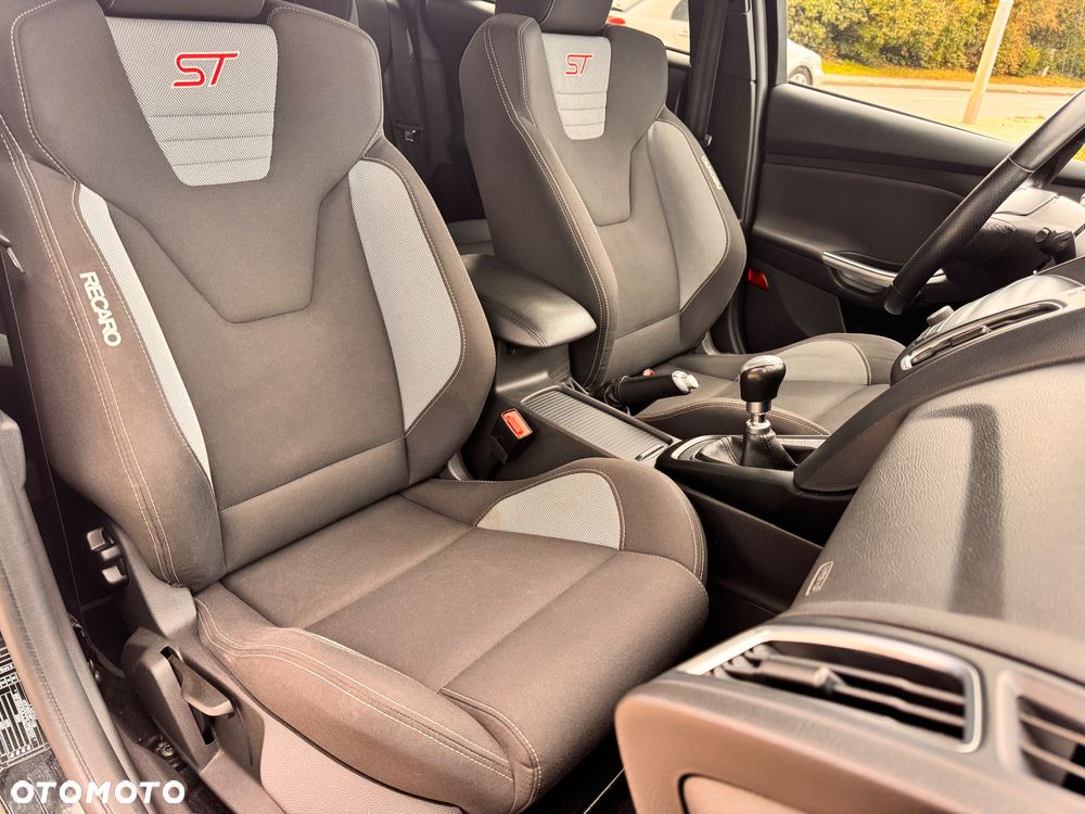 Ford Focus 2.0 EcoBoost ST-2 - 7