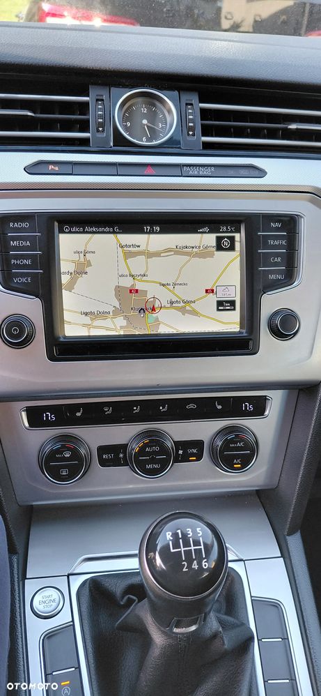 Volkswagen Passat 2.0 TDI (BlueMotion Technology) Comfortline - 18