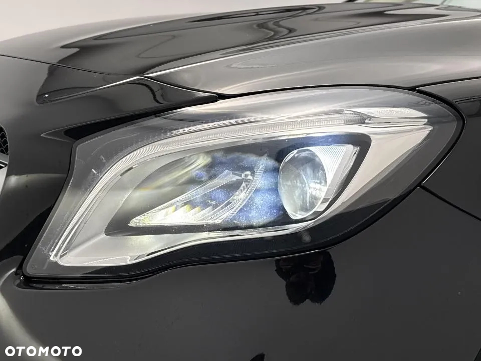Mercedes-Benz GLA 200 7G-DCT - 24