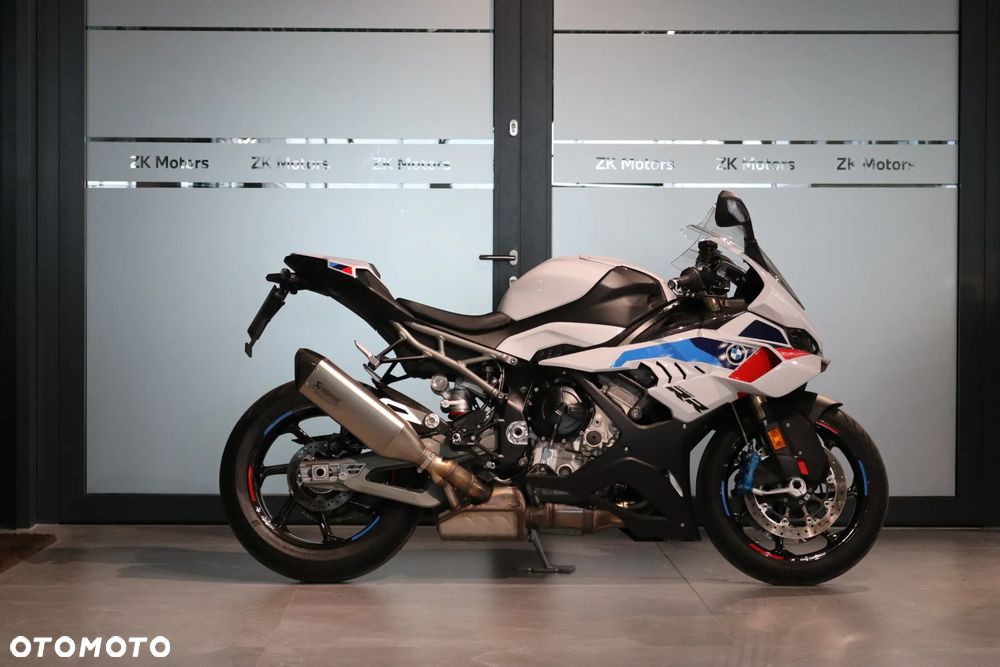 BMW S - 1