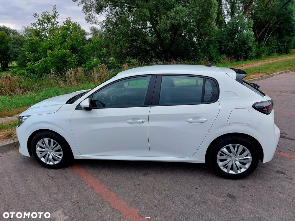 Peugeot 208 - 17
