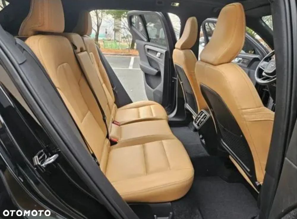 Volvo XC 40 B5 B AWD Inscription - 24
