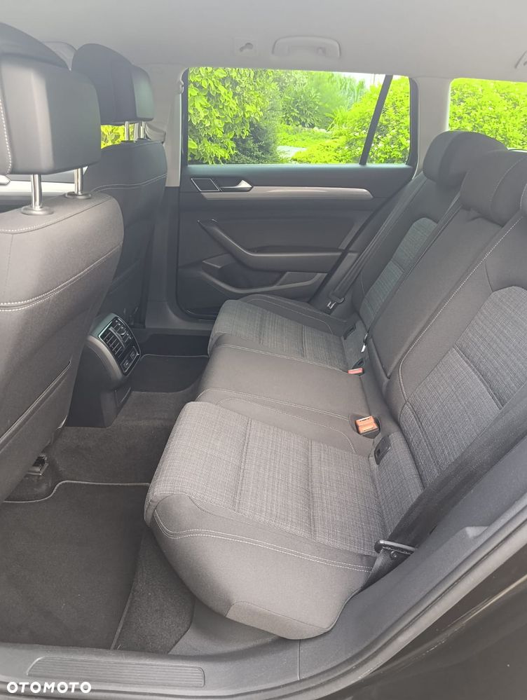 Volkswagen Passat 2.0 TDI SCR DSG Comfortline - 4