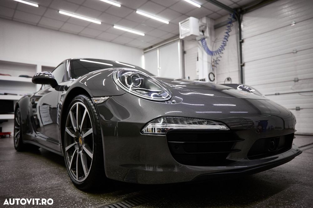 Porsche 911 Carrera 4 PDK - 15