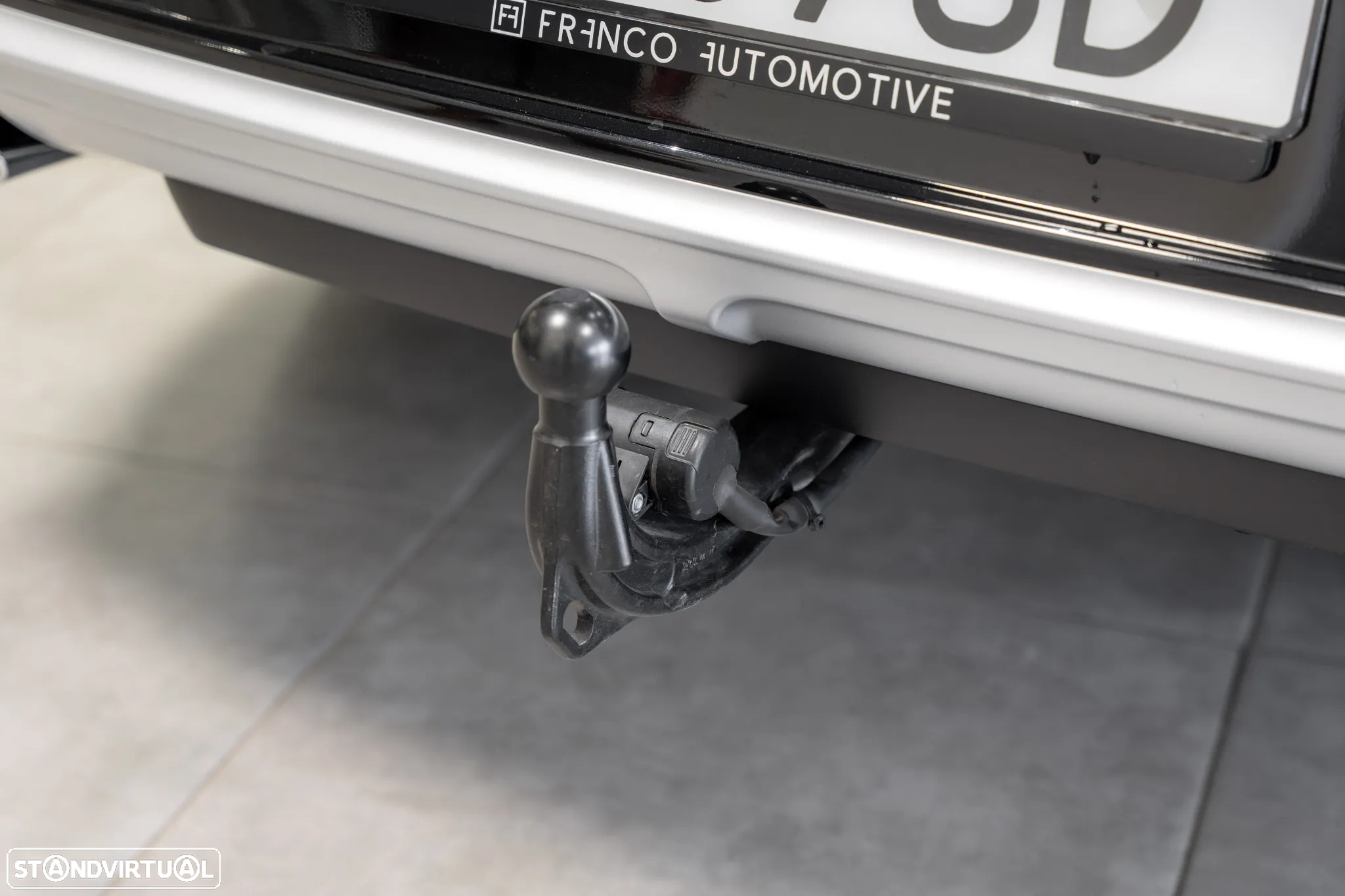Bentley Bentayga EWB V8 Azure - 39
