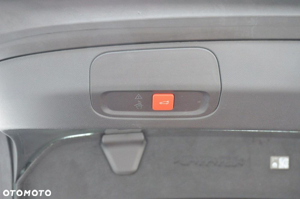 Peugeot 408 1.6 Plug-In Hybrid 225 GT EAT8 - 22