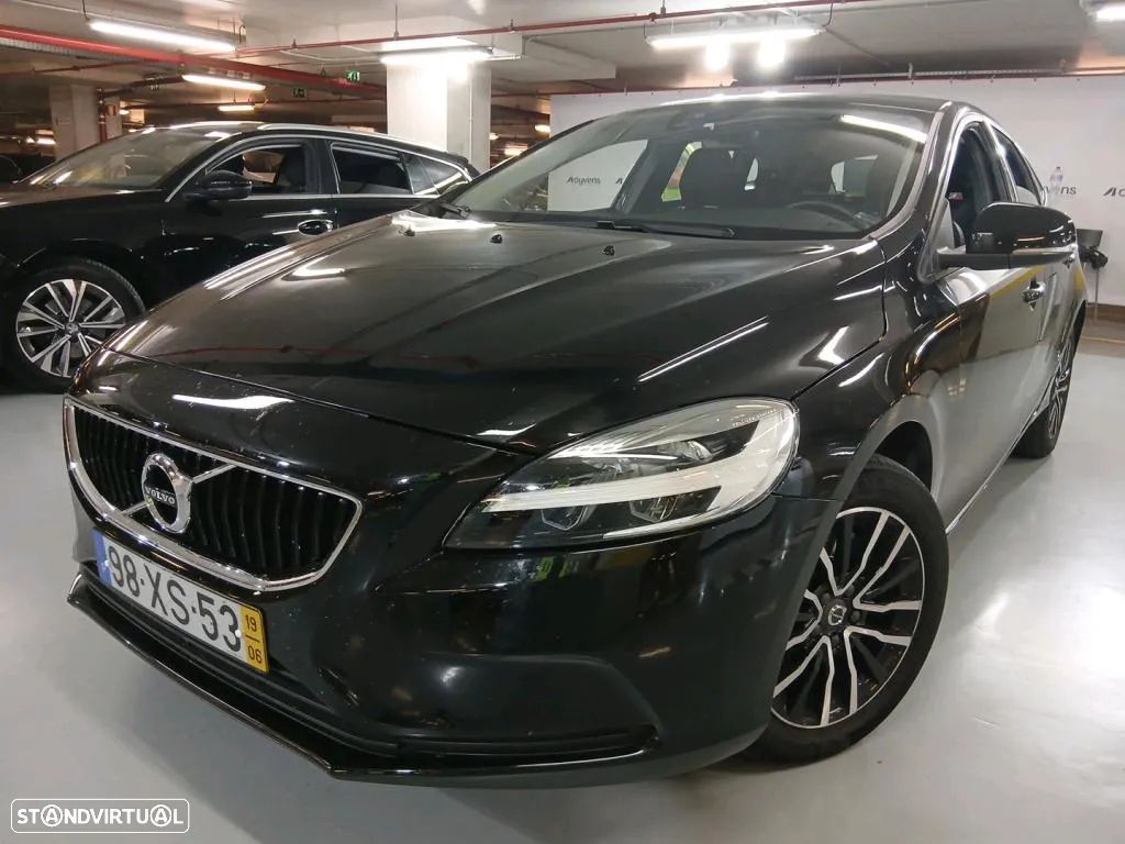Volvo V40 2.0 D3 Momentum - 1