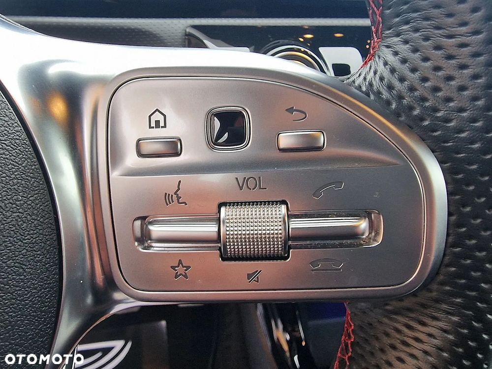 Mercedes-Benz Klasa A 160 AMG Line - 16