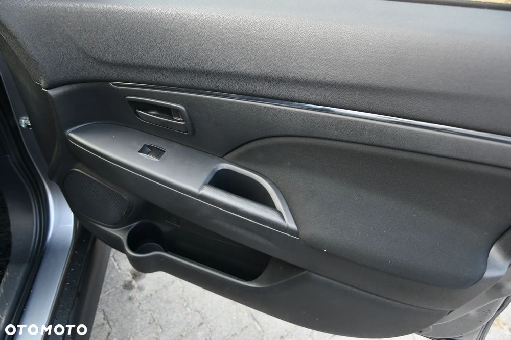 Mitsubishi ASX 1.6 Inform - 18