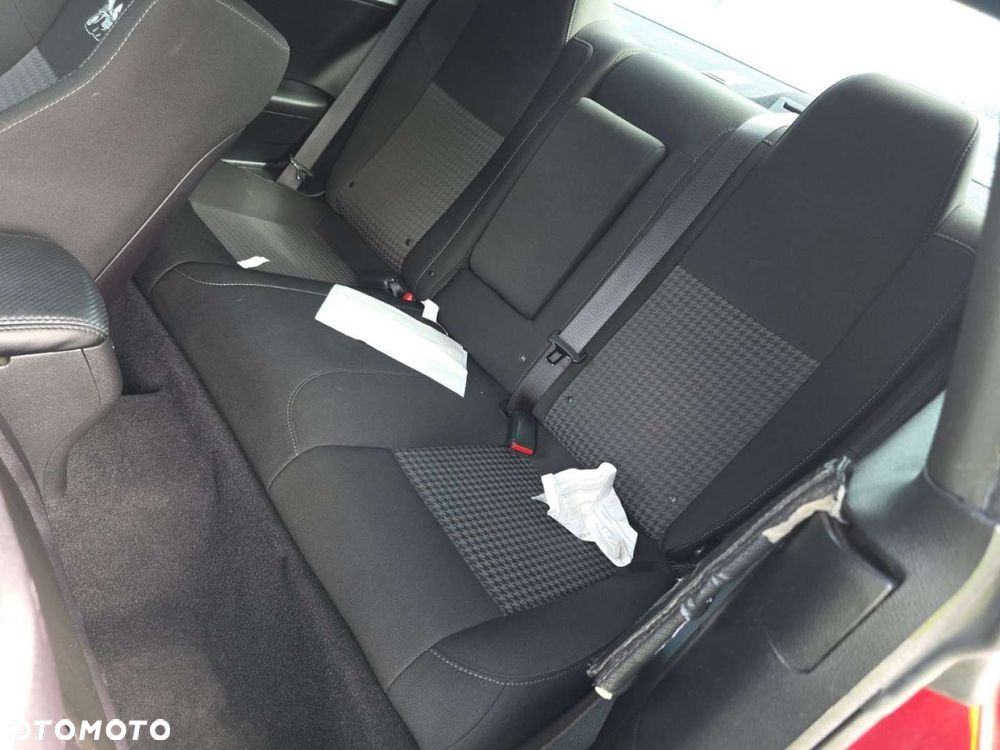 Dodge Challenger - 17