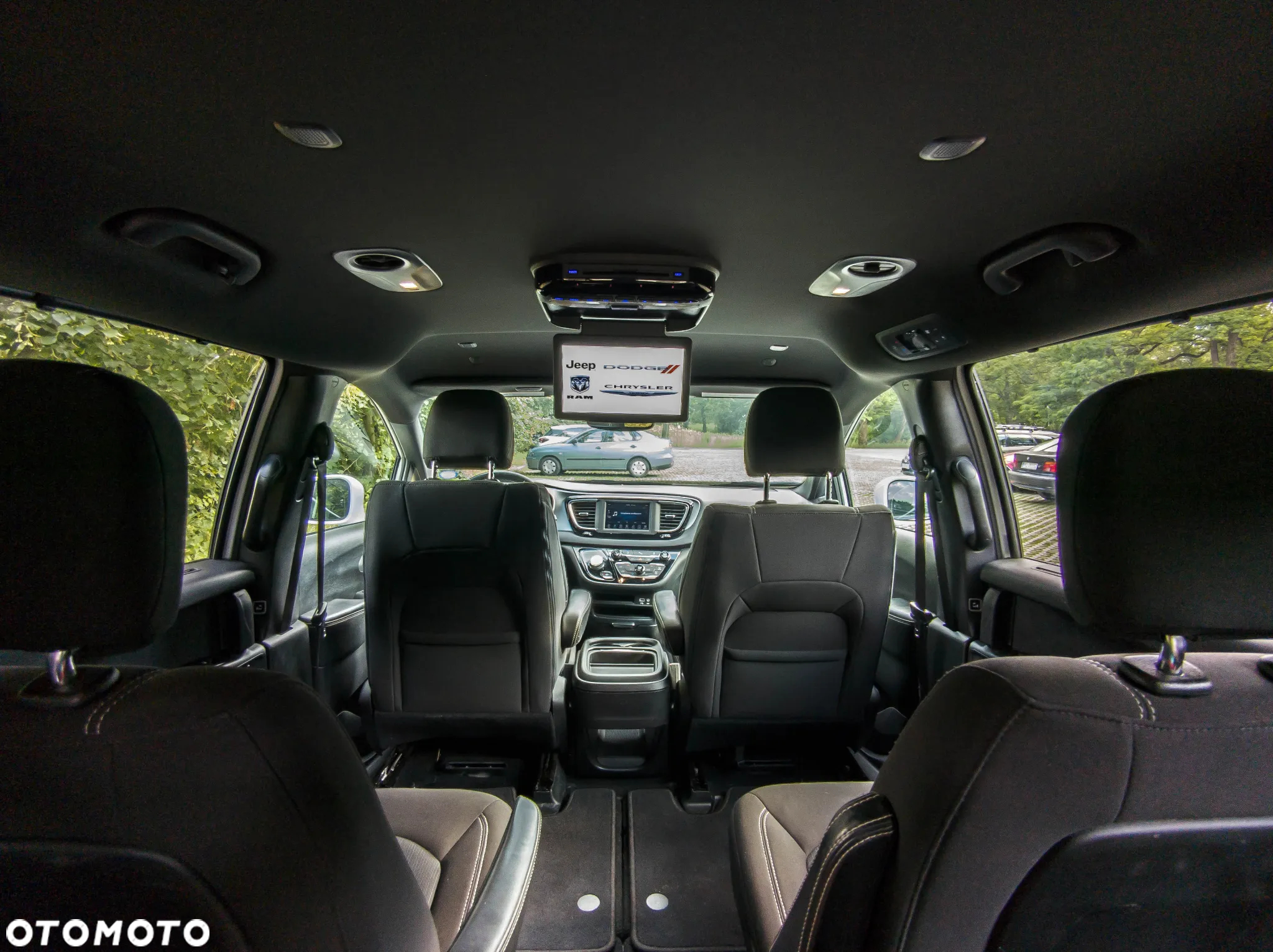 Chrysler Pacifica - 33