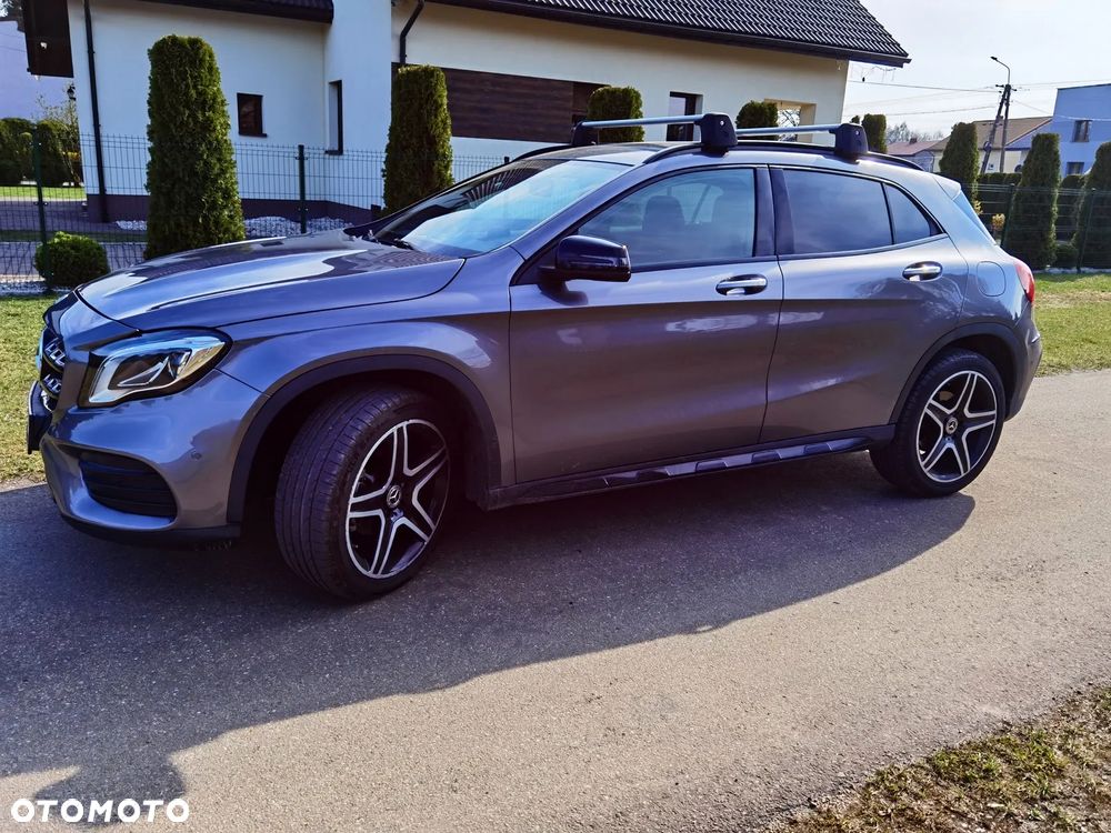 Mercedes-Benz GLA 200 7G-DCT AMG Line - 3