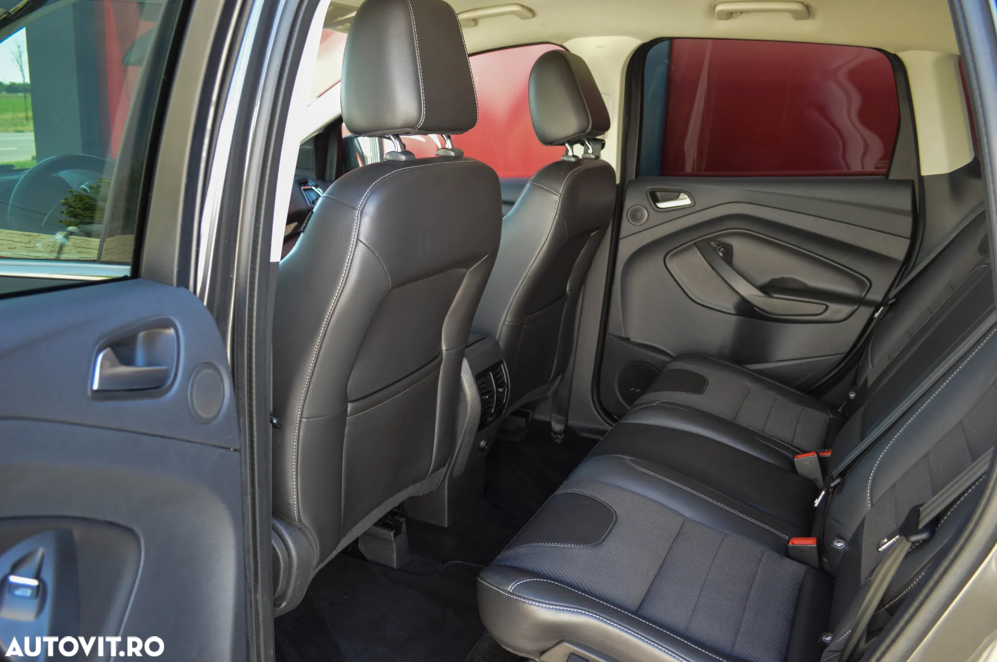Ford Kuga 2.0 TDCi 4x4 Aut. Titanium - 24