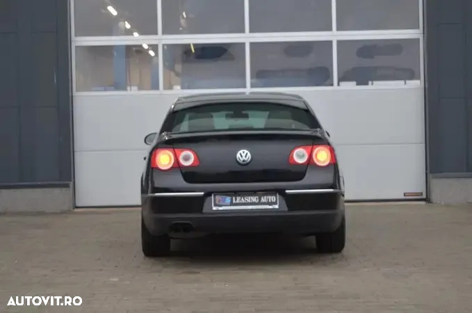 Volkswagen Passat 2.0 TDI DPF Blue TDI DSG Highline - 8