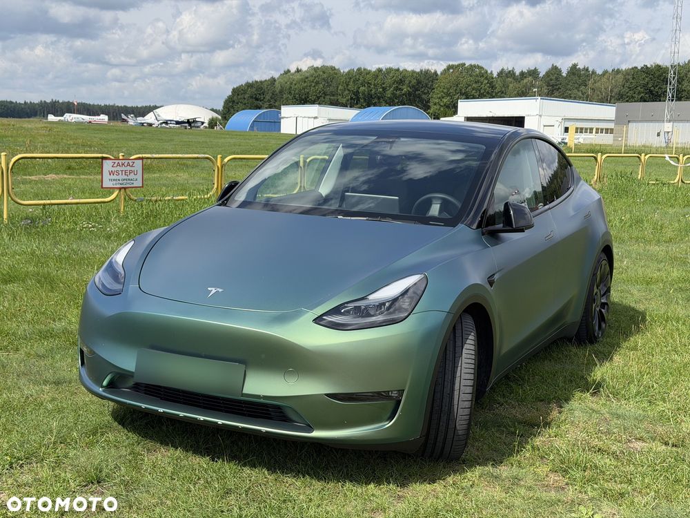 Tesla Model Y - 3