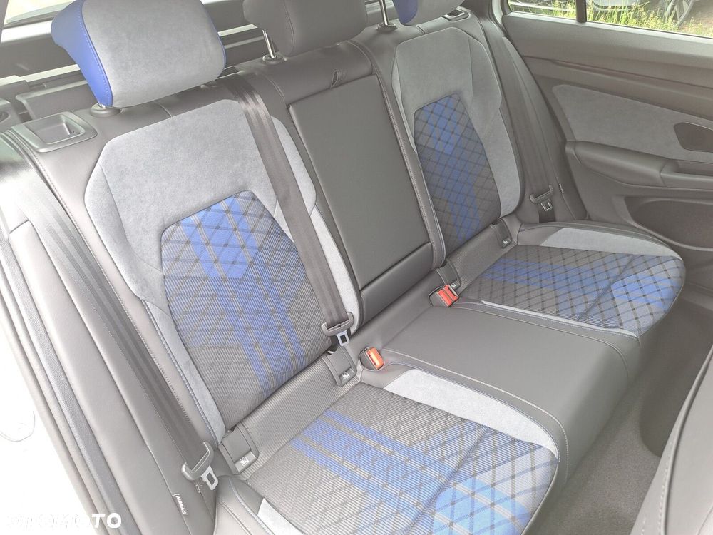 Volkswagen Golf Variant 2.0 TSI 4Motion R - 16