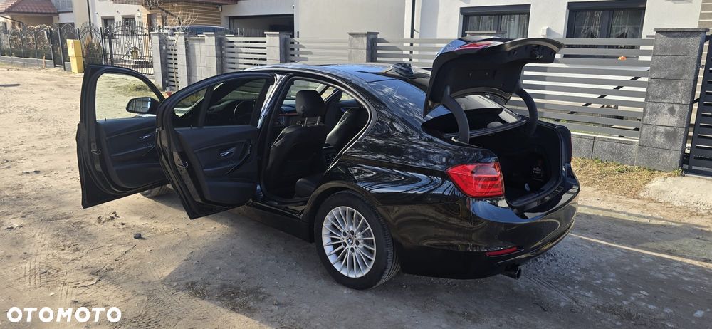 BMW Seria 3 318d DPF Edition Sport - 26
