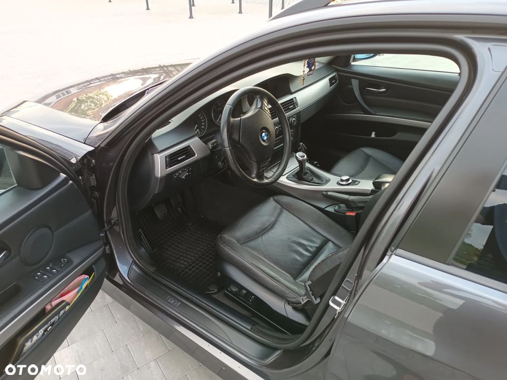 BMW Seria 3 320d - 14