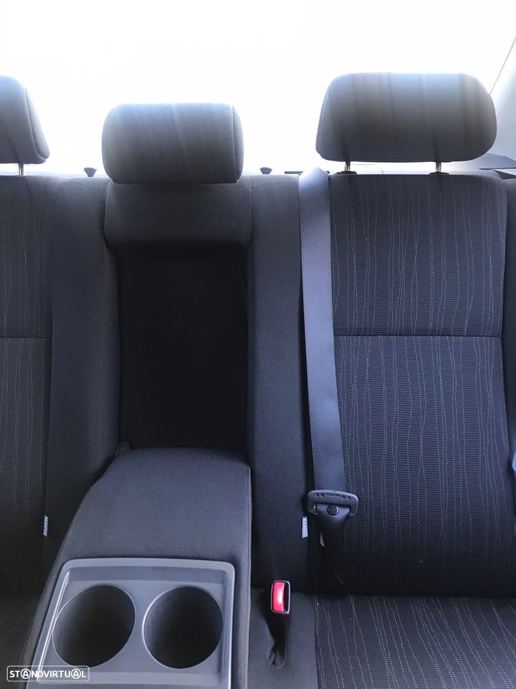 Toyota Corolla 1.4 D-4D - 8