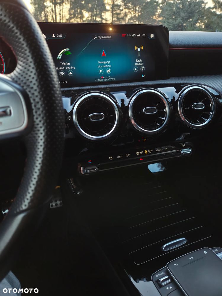 Mercedes-Benz Klasa A 180 AMG Line 7G-DCT - 25