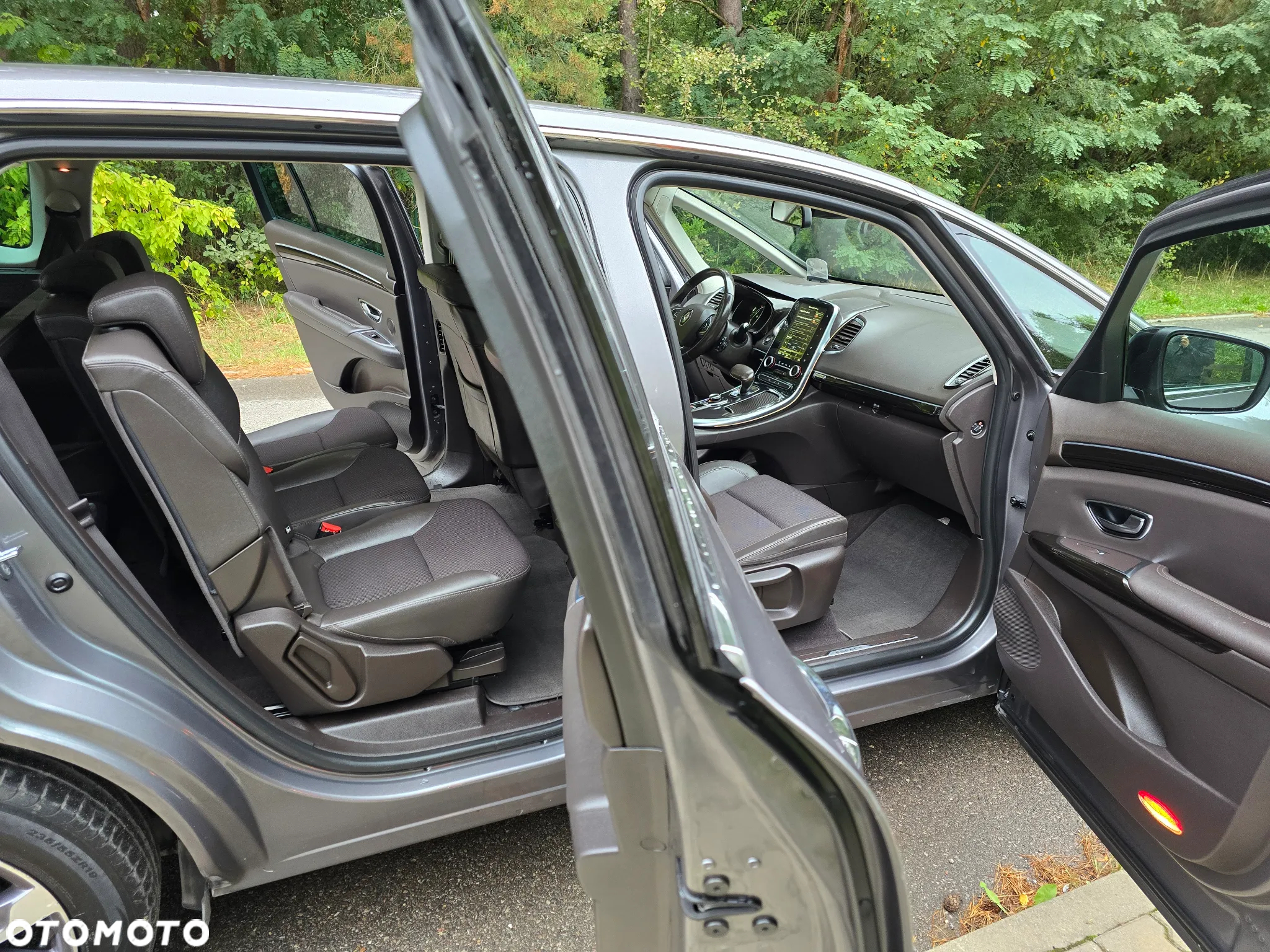 Renault Espace 1.6 dCi Energy Initiale Paris EDC 7os - 18