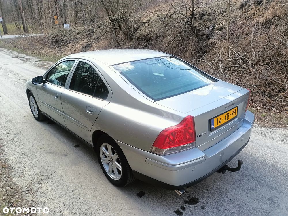 Volvo S60 2.0T Momentum - 13