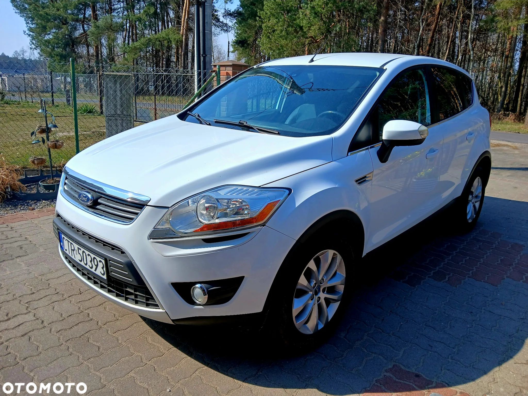 Ford Kuga - 1