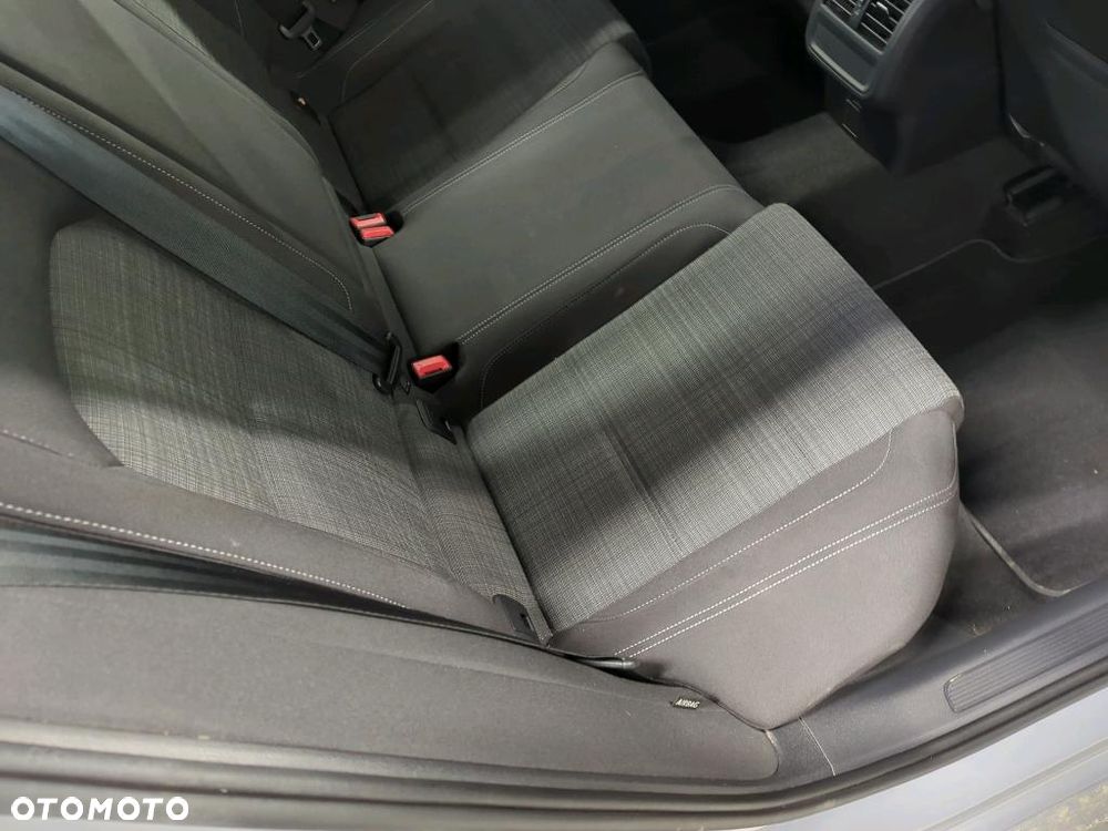 Volkswagen Passat 1.5 TSI EVO Business - 17