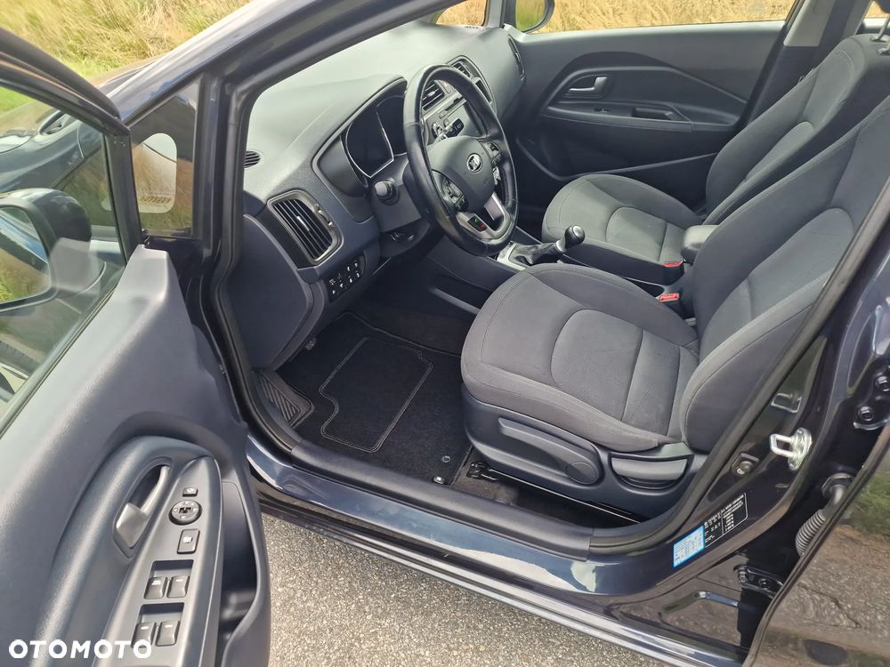 Kia Rio - 27